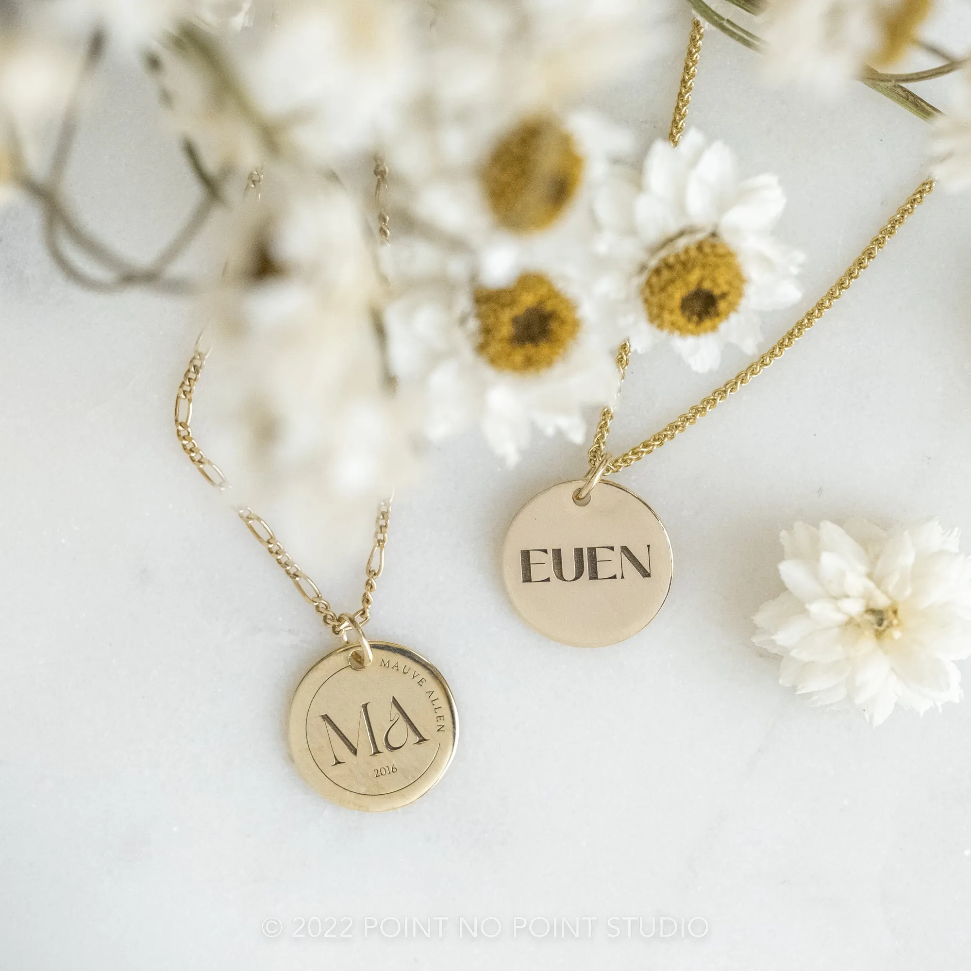 14k Gold Engraved Altair Large Round Charm