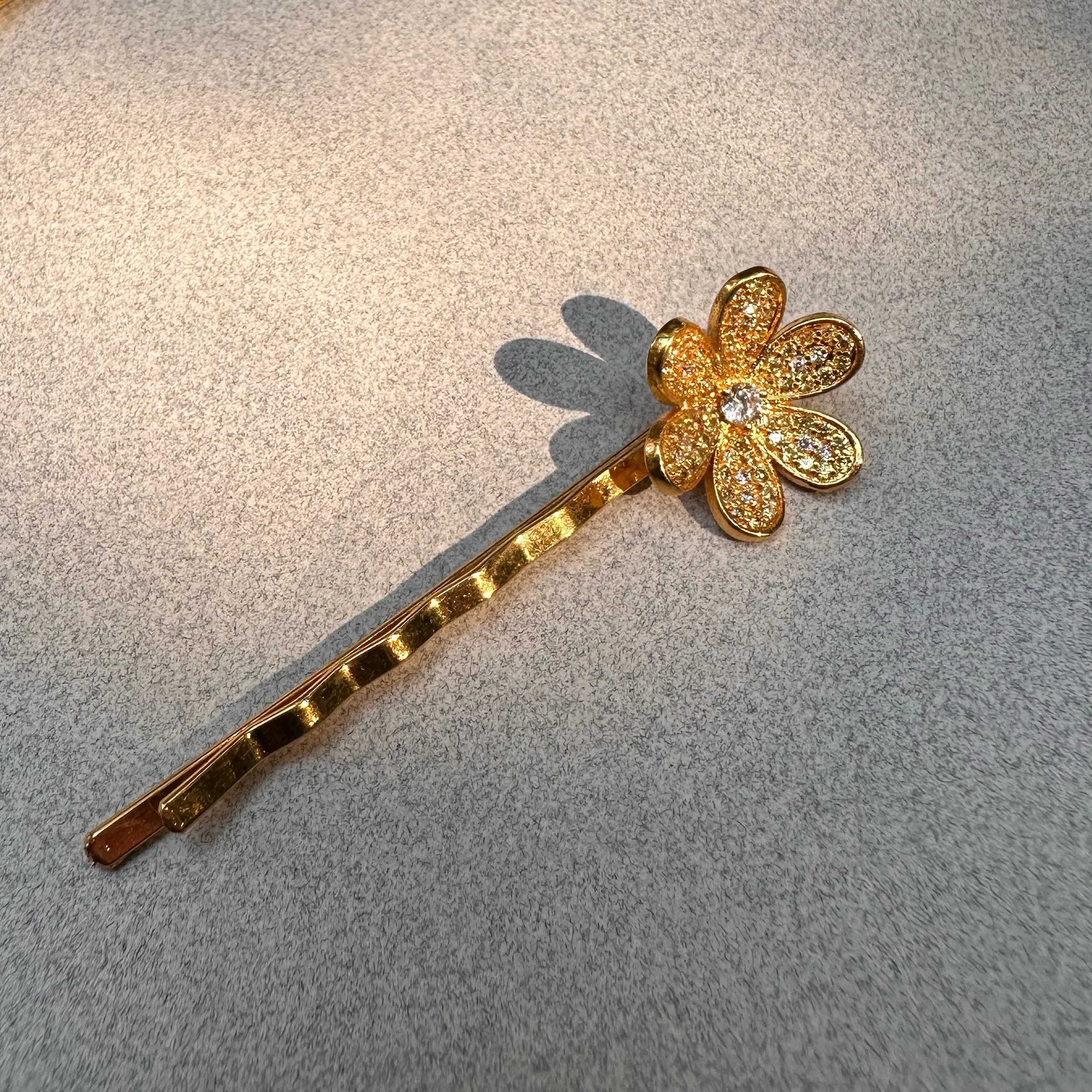 Bianca Pin