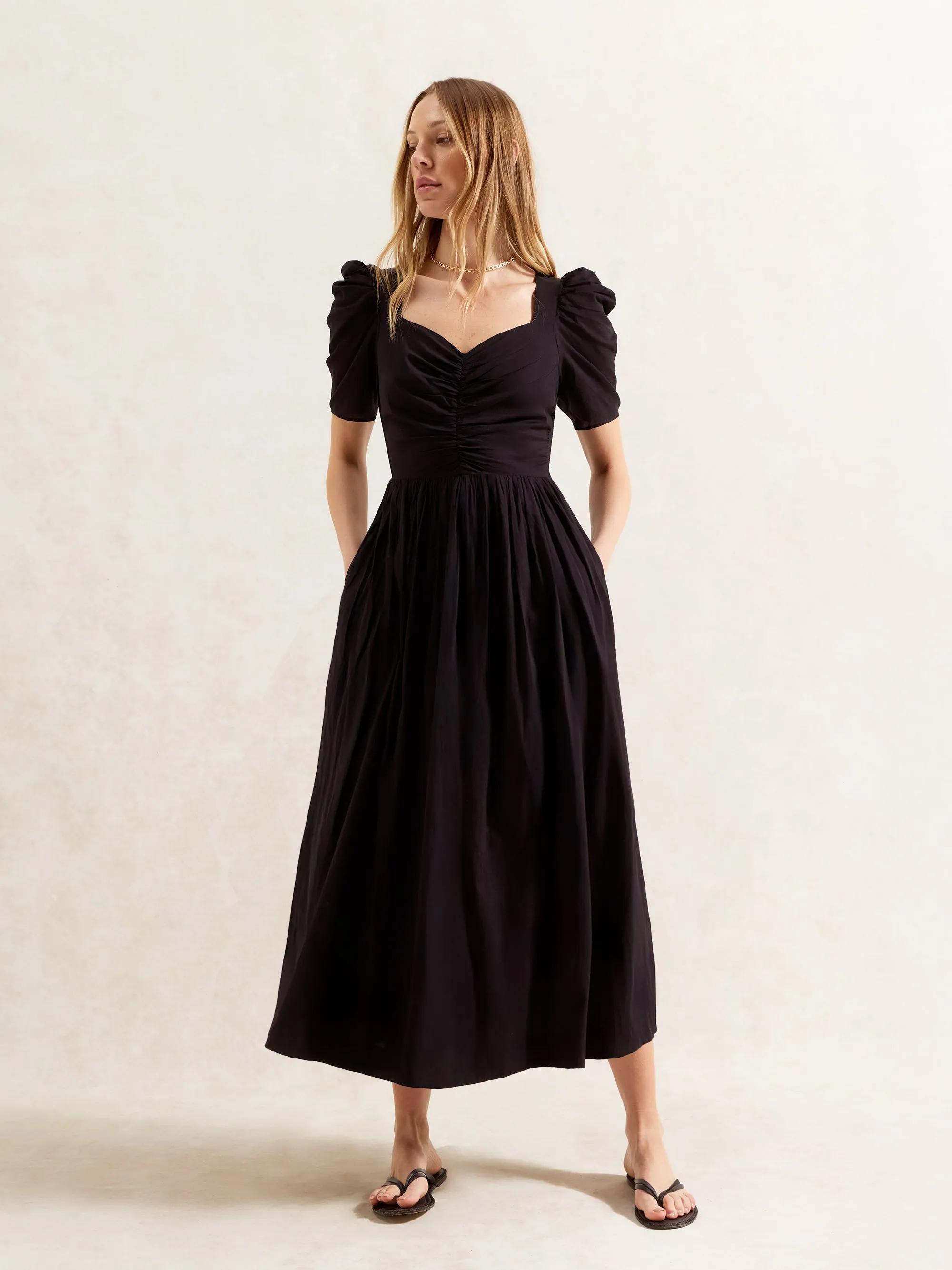 Black Sweetheart Neckline Cotton Midi Dress