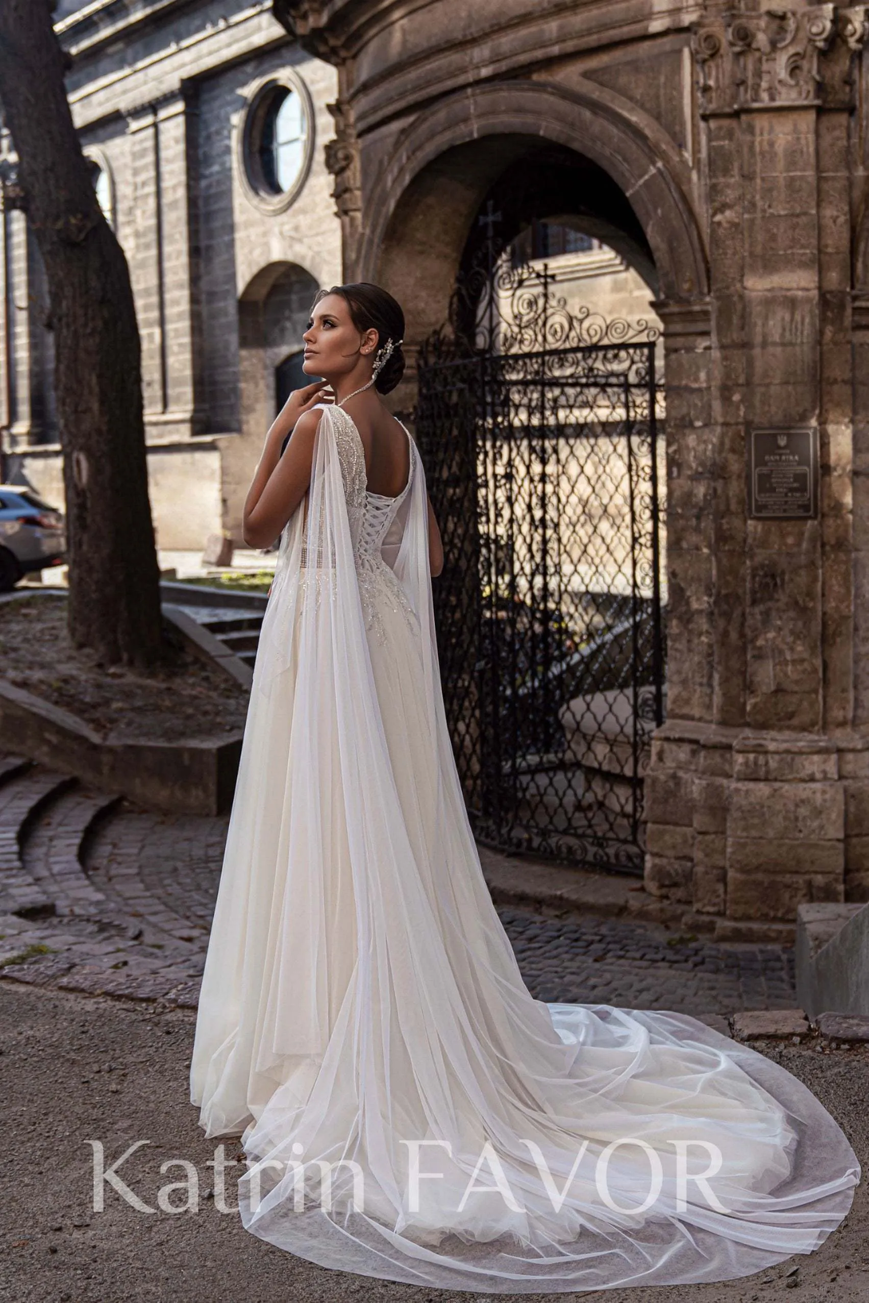 Bohemian maternity wedding dress | Tulle cape wedding | KatrinFAVOR
