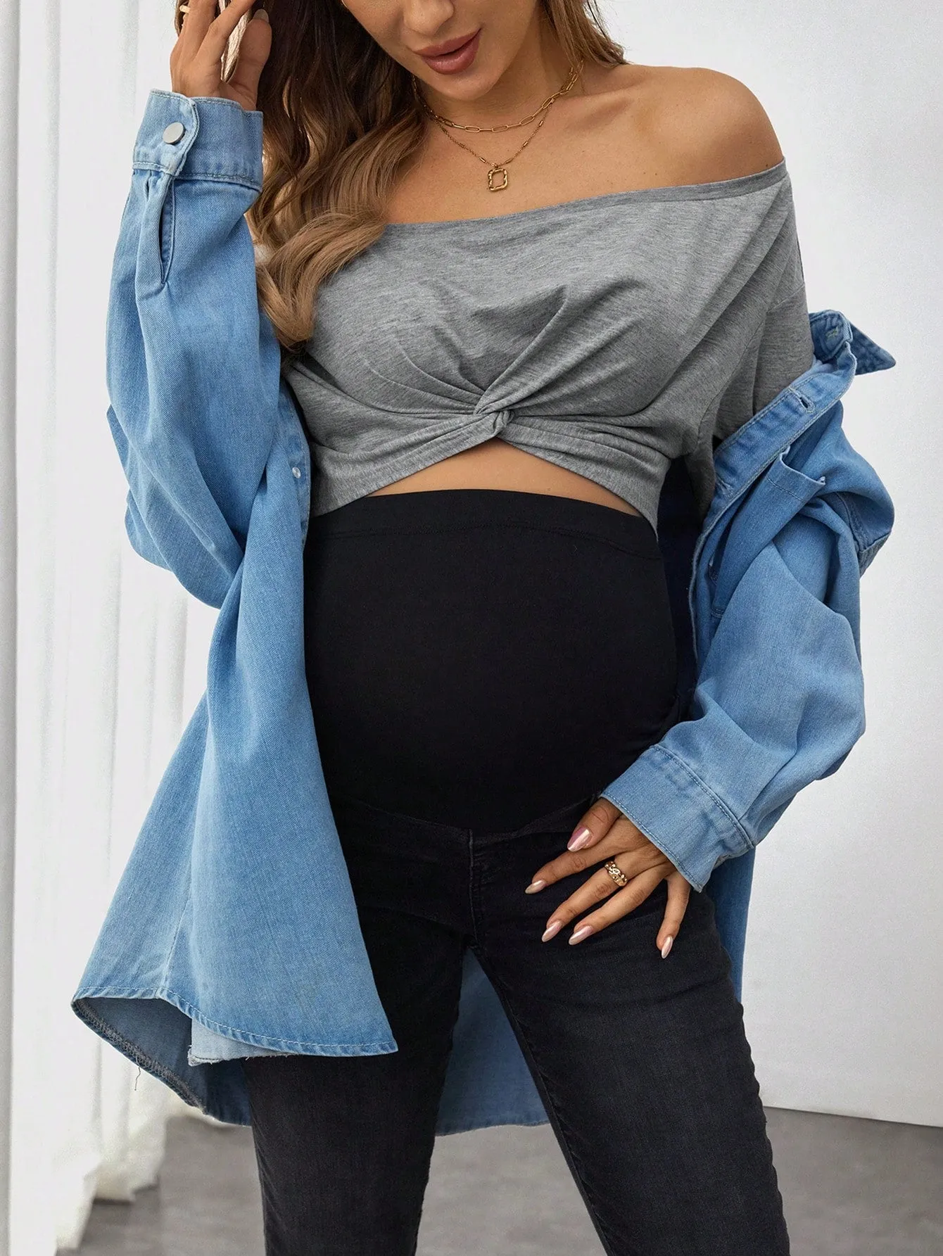 Camiseta minimalista para futuras mamás en