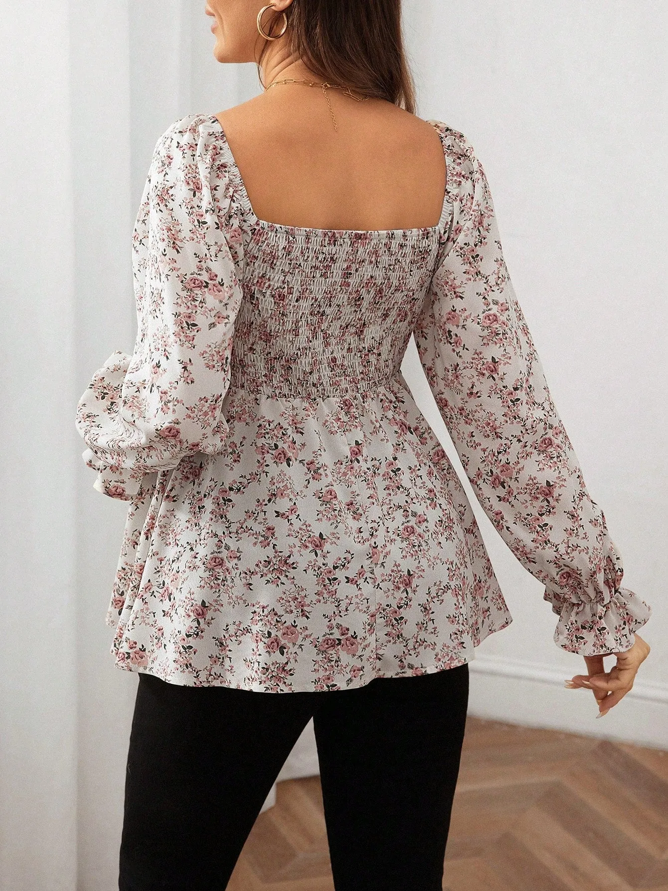 Cherry Vibes Blusa de farol con estampado floral para mamás