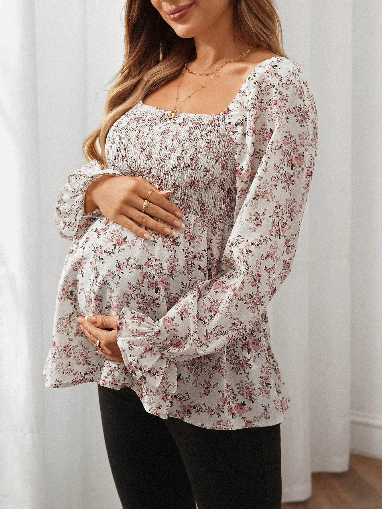 Cherry Vibes Blusa de farol con estampado floral para mamás