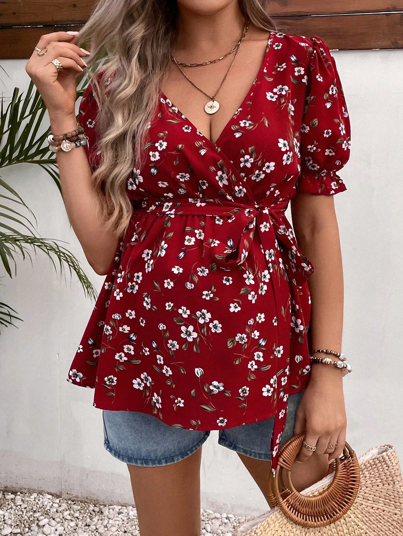 Cherry Vibes Blusa Floral de Maternidad con Cinturón en CR