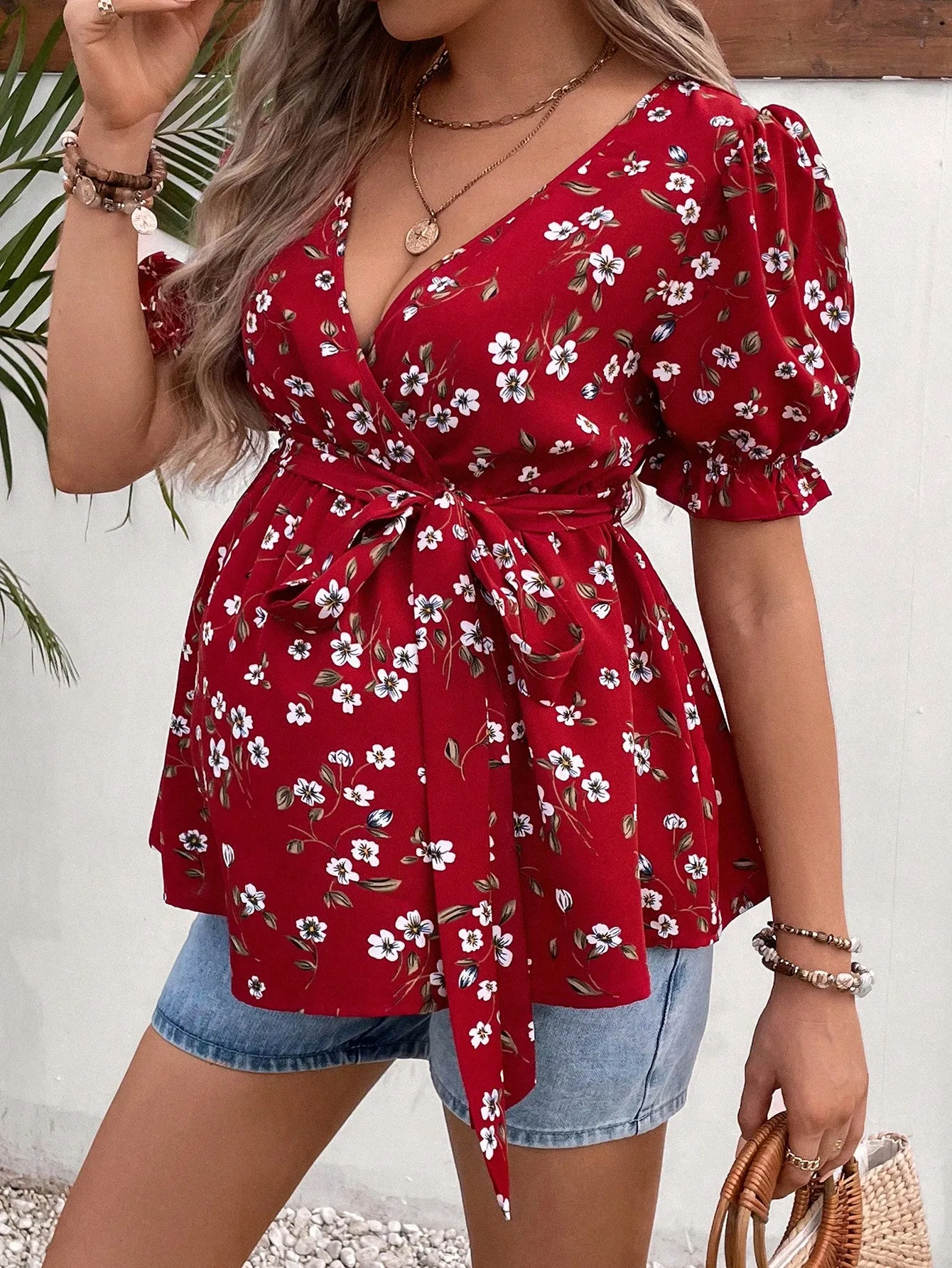 Cherry Vibes Blusa Floral de Maternidad con Cinturón en CR