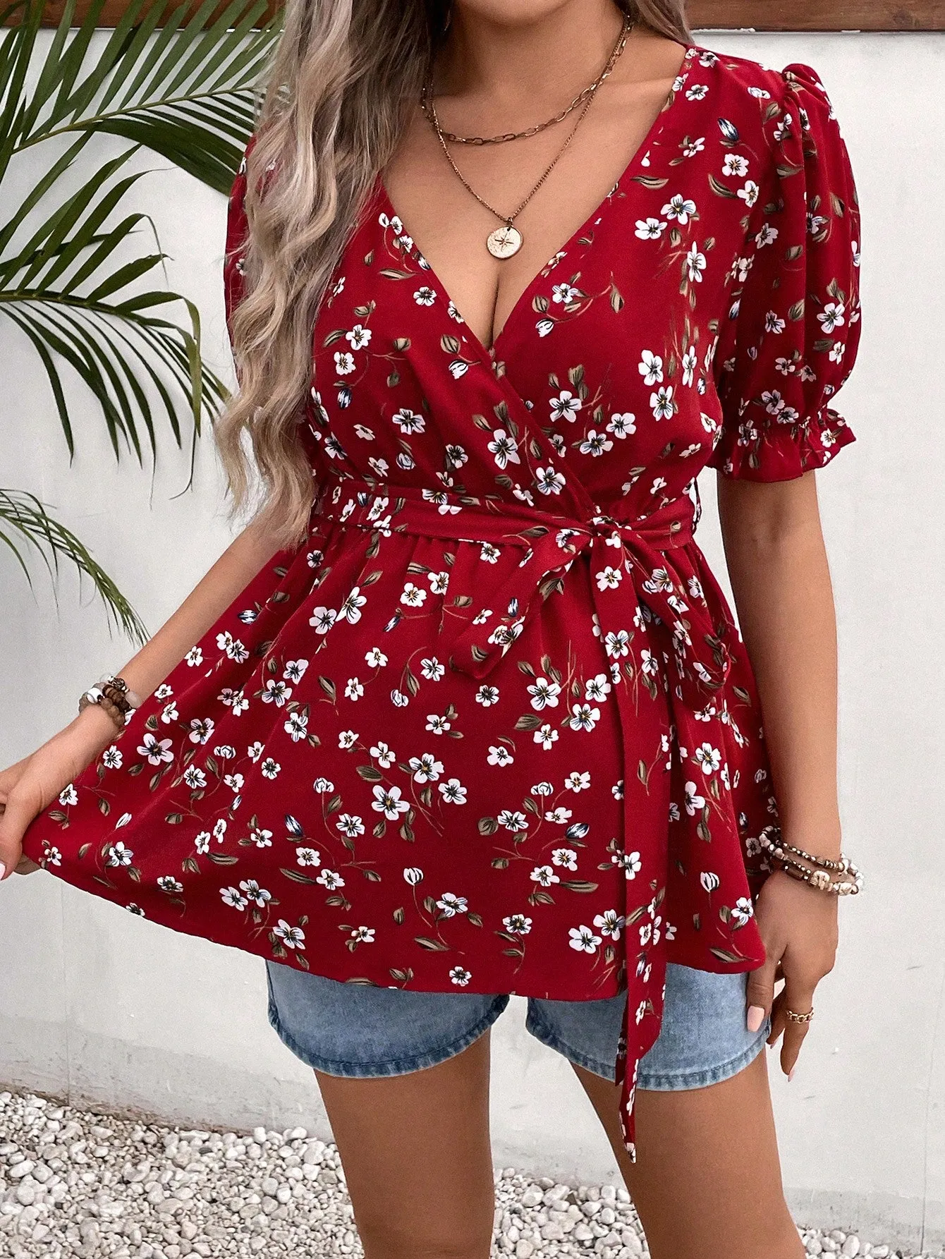 Cherry Vibes Blusa Floral de Maternidad con Cinturón en CR