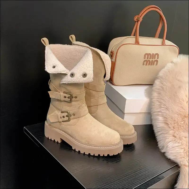 Chic Round Toe Platform Boots for Trendy Women