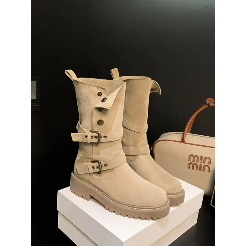Chic Round Toe Platform Boots for Trendy Women