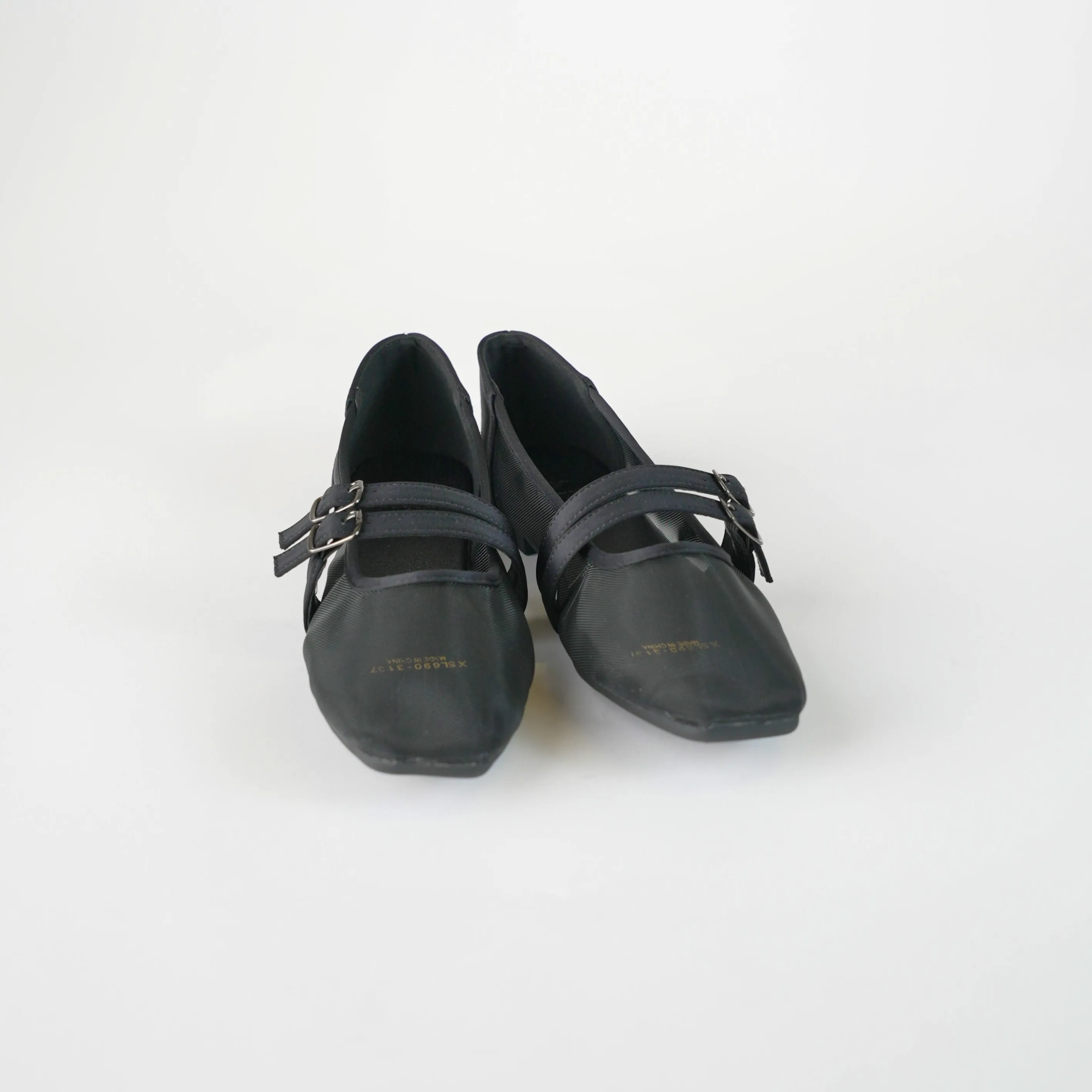 FLAT SHOE