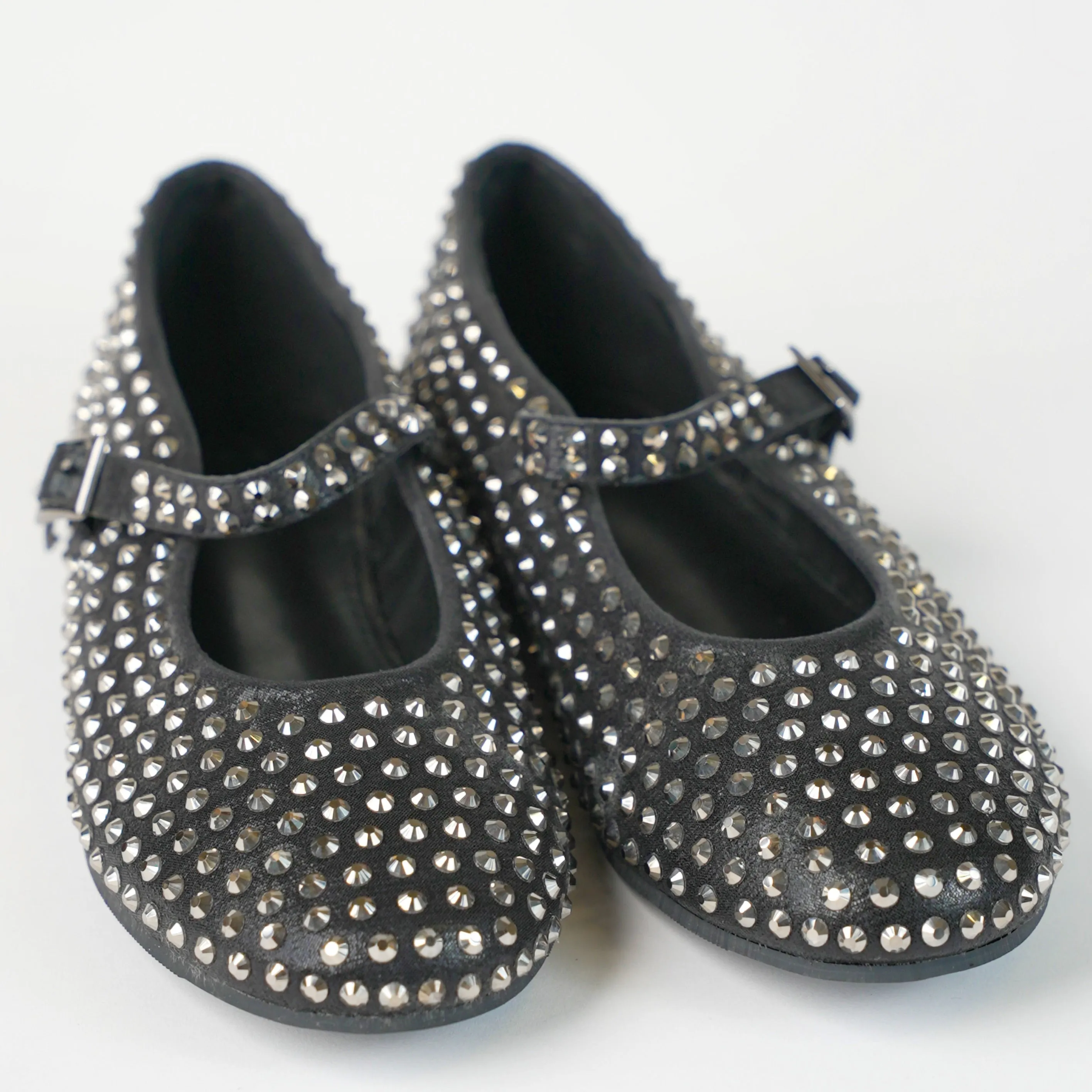Flat shoe
