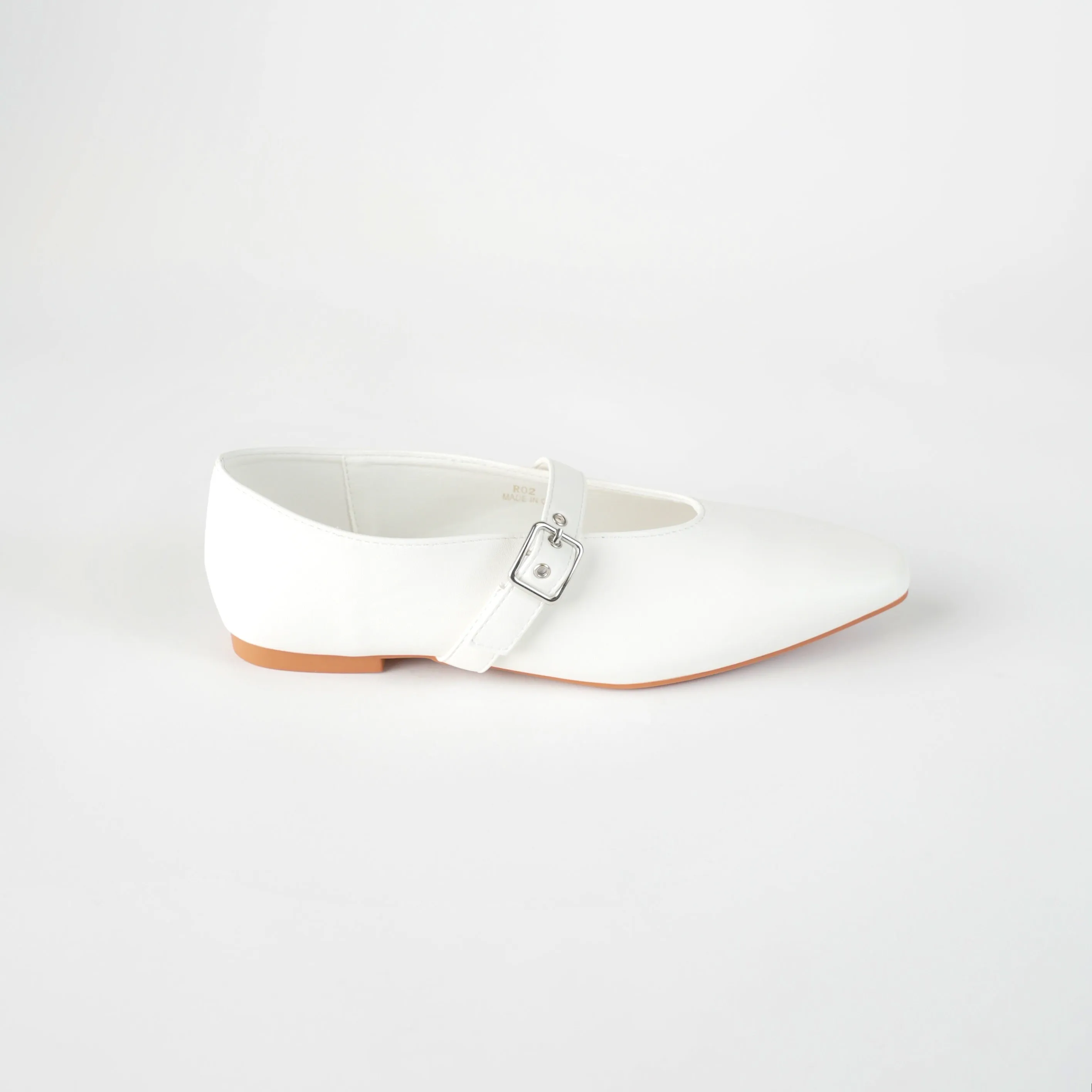 FLAT SHOE
