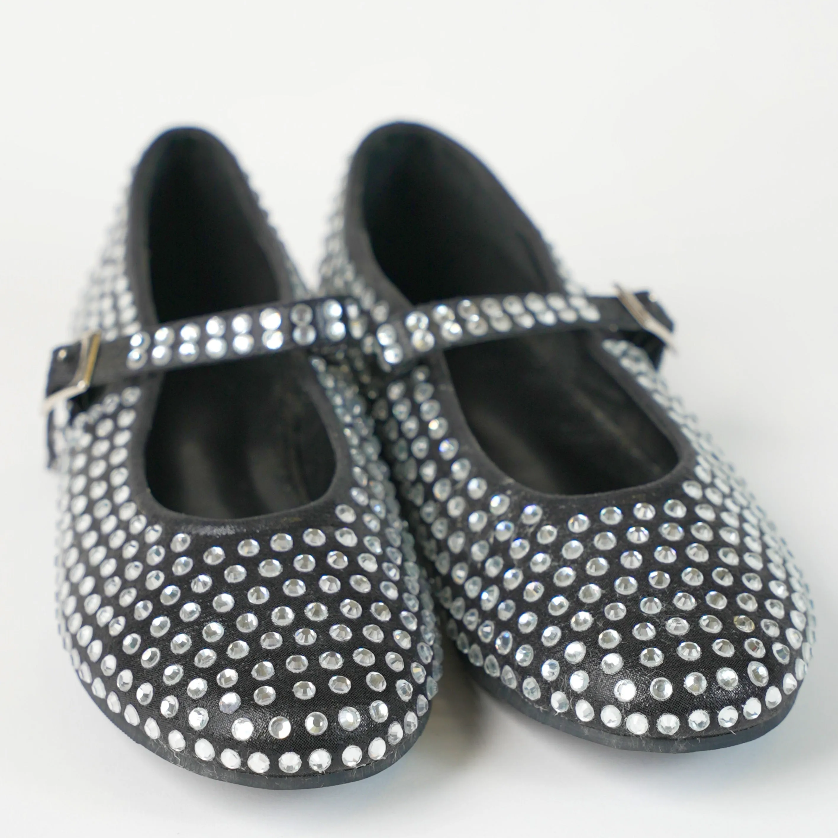 Flat shoe