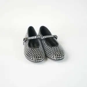 Flat shoe