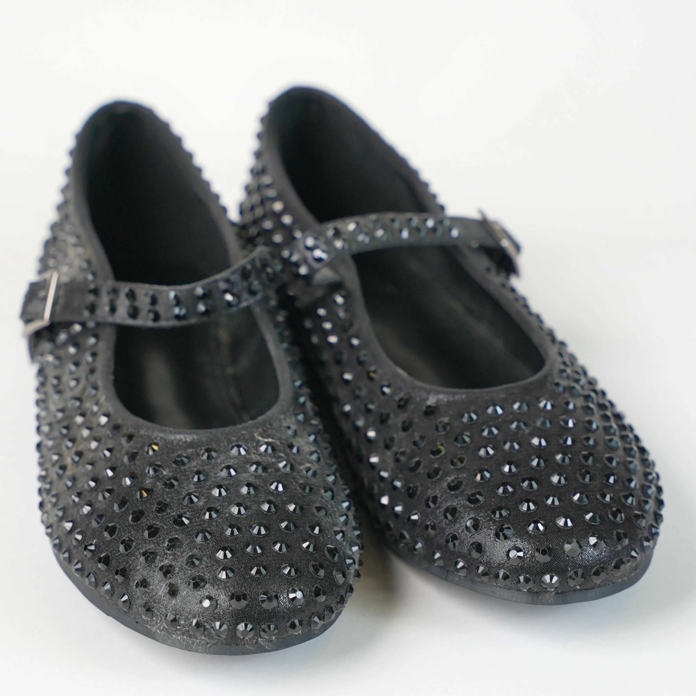 Flat shoe