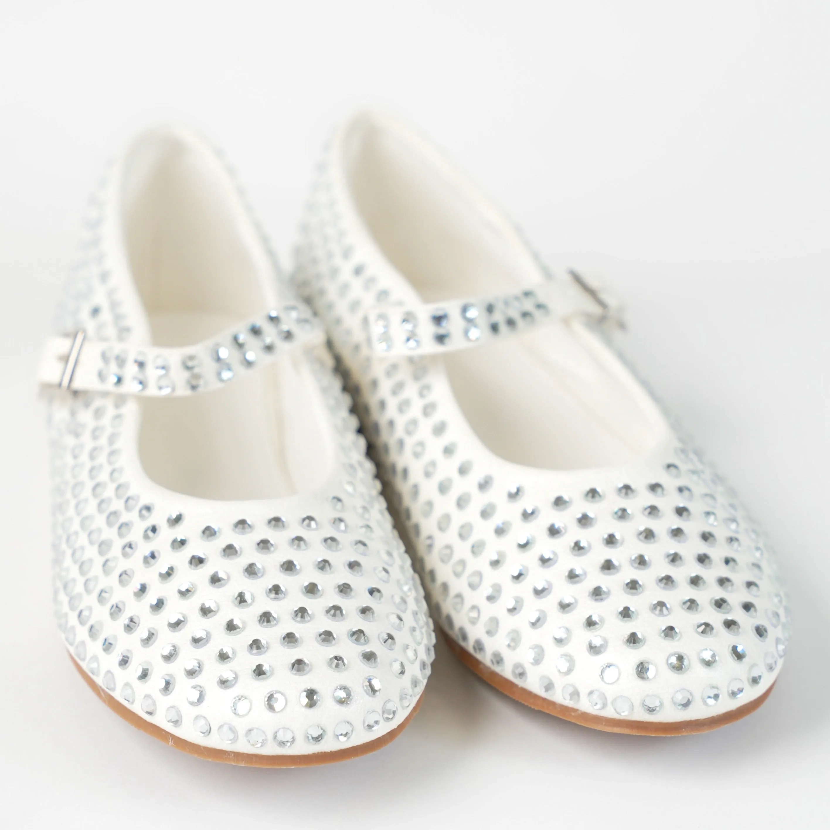 Flat shoe
