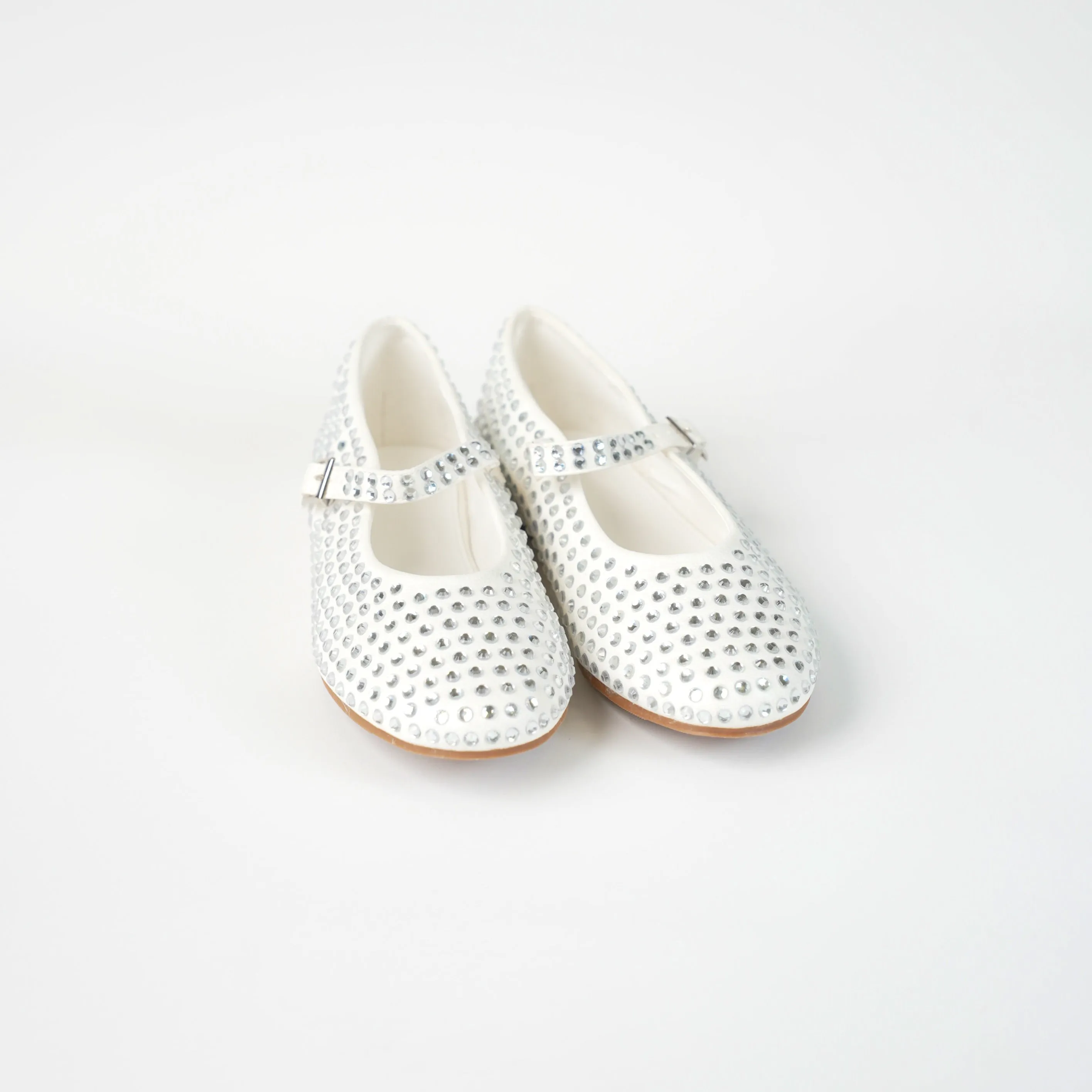 Flat shoe