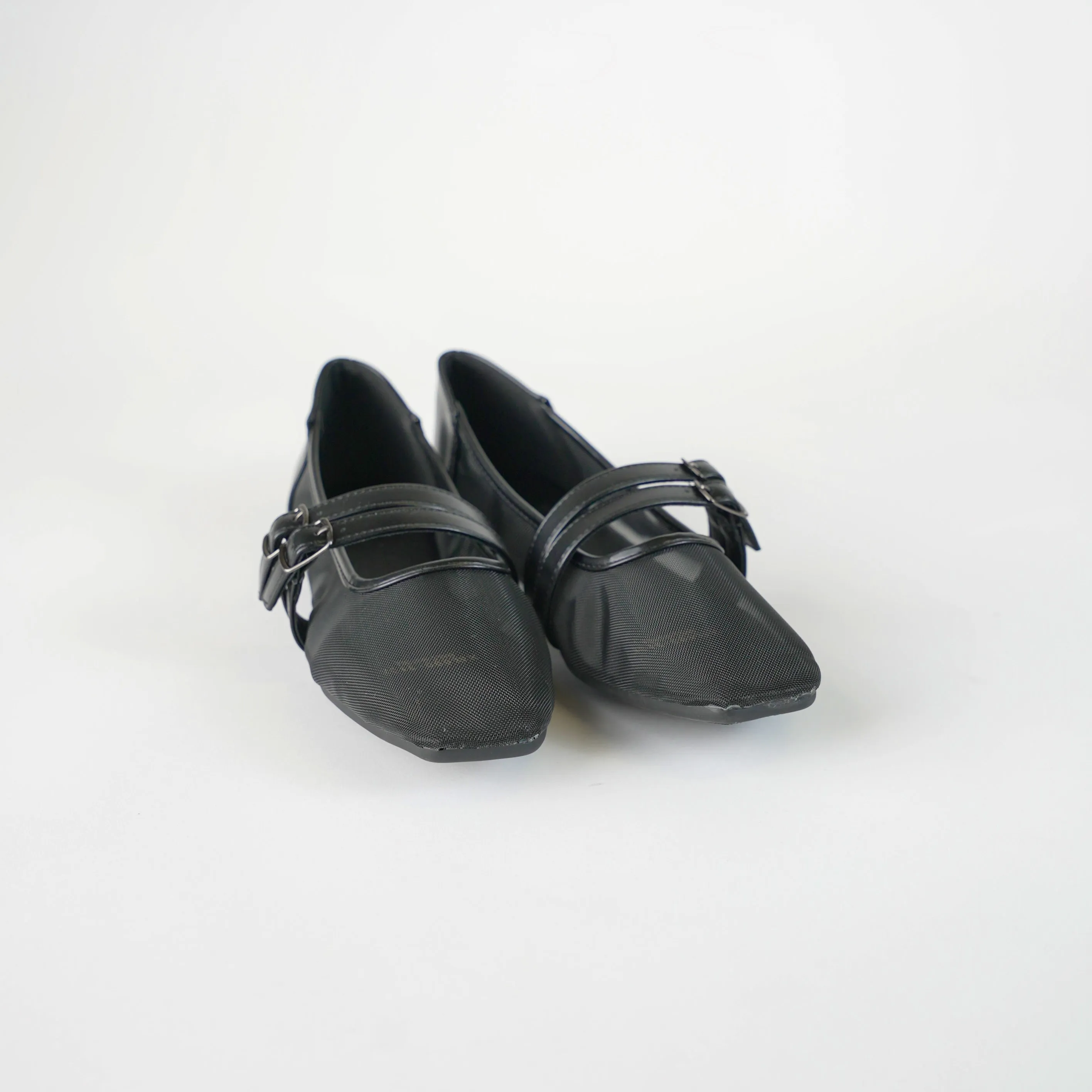 FLAT SHOE