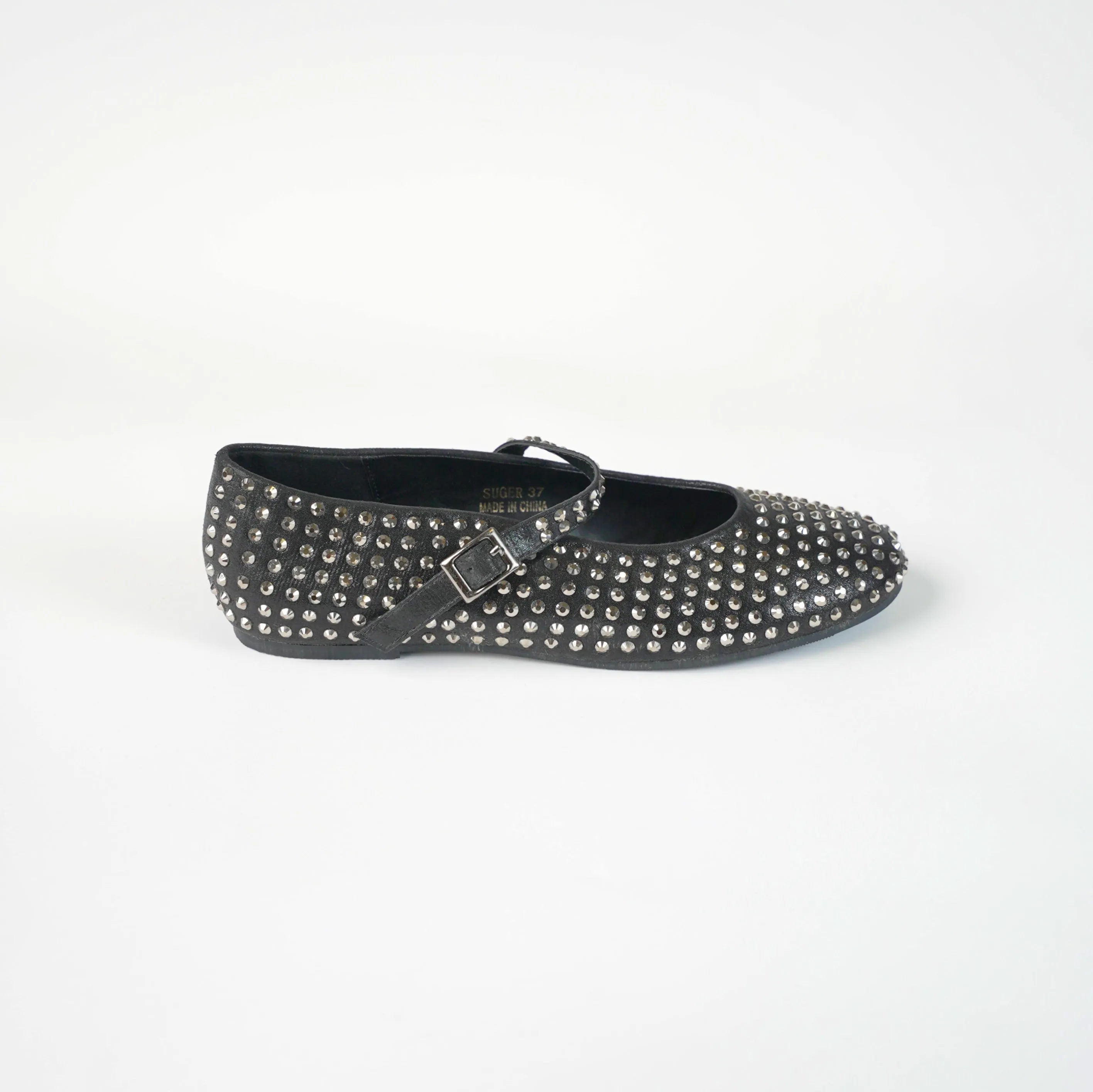 Flat shoe