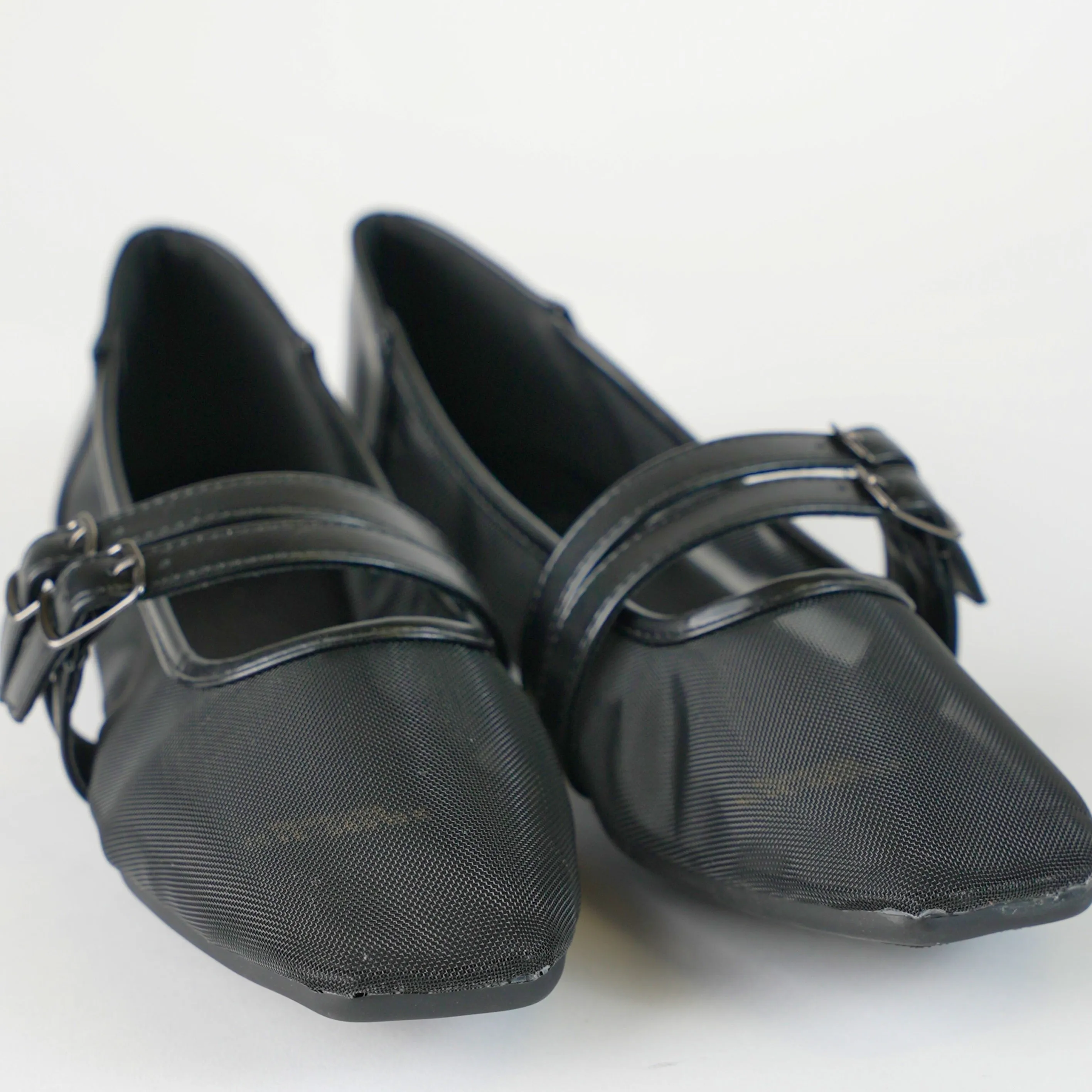 FLAT SHOE