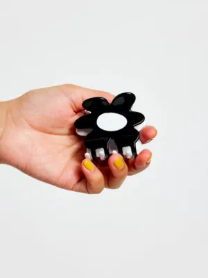 Flower Claw - Black and White