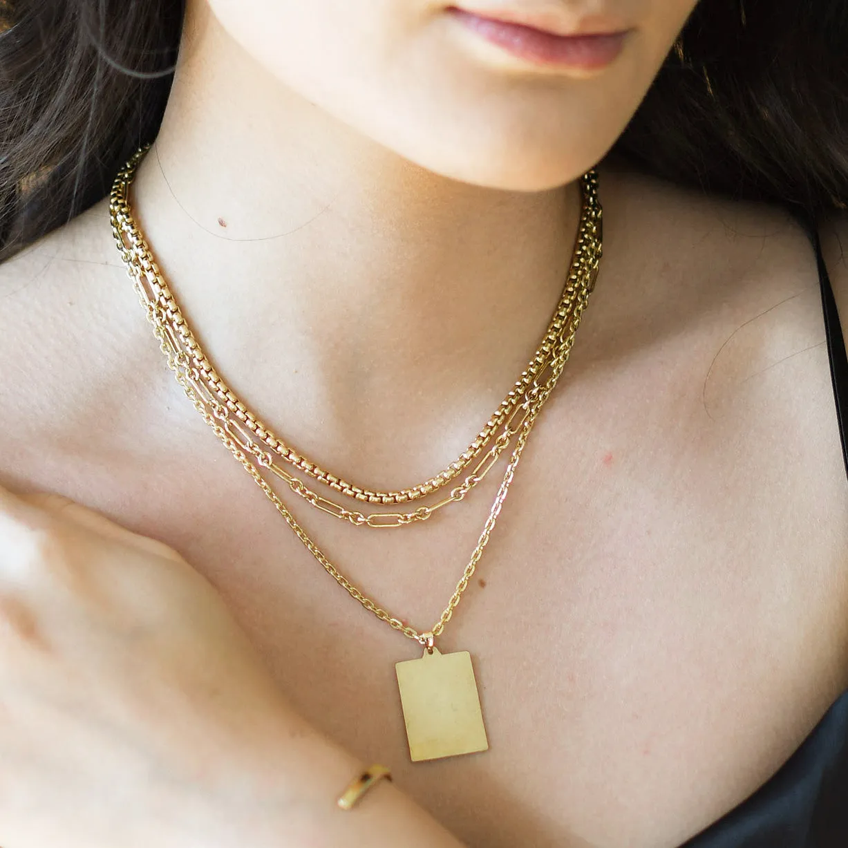 Golden Lola Pendant Necklace