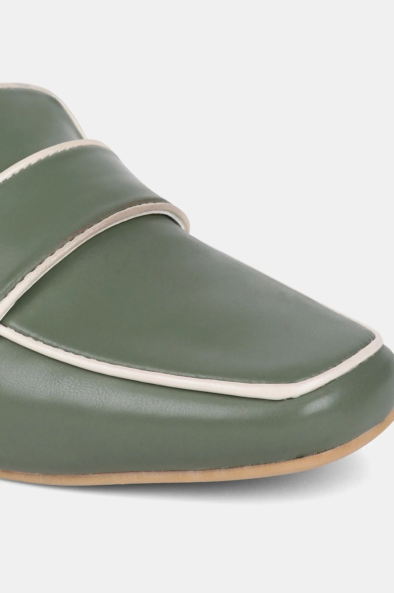 Green Square Toe Solid Flat - ZCarmen