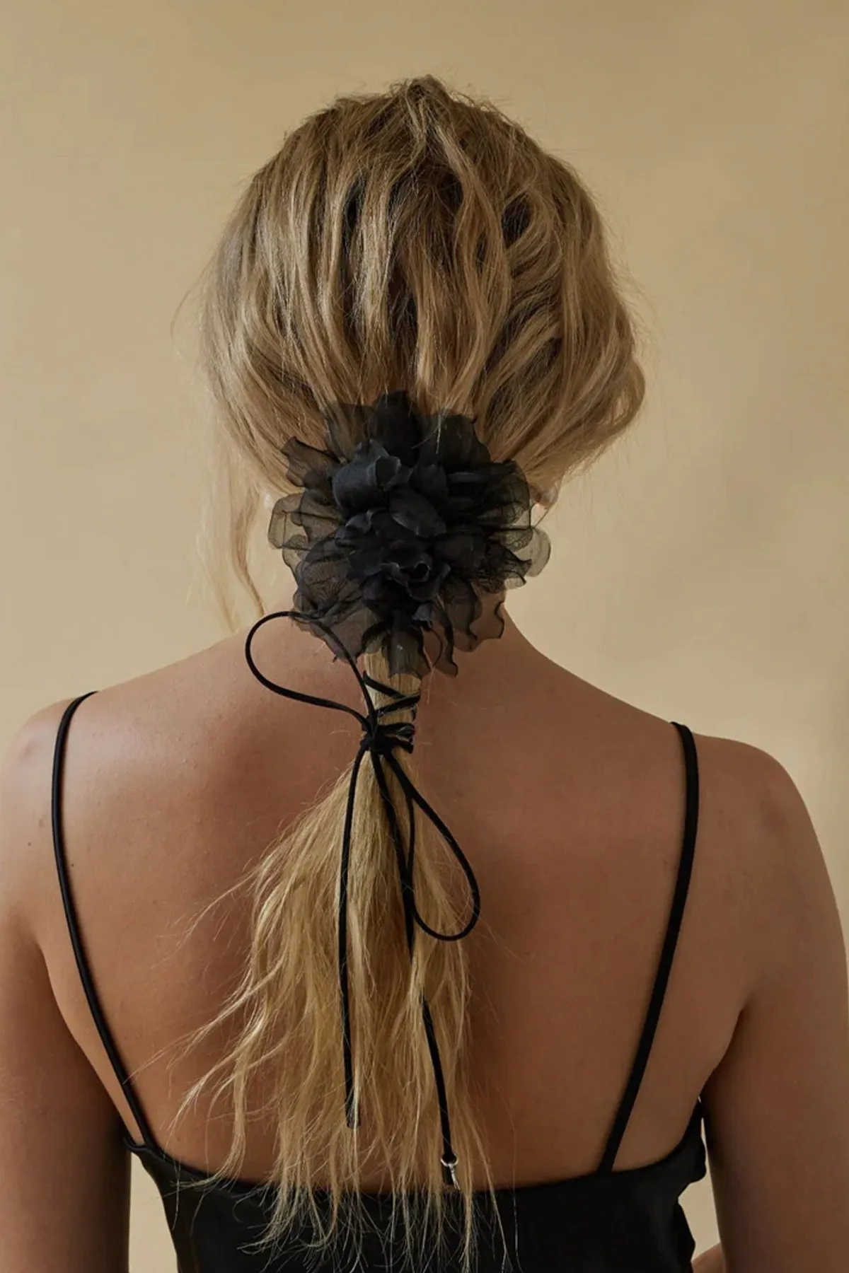 Nyla Flower Choker in Black