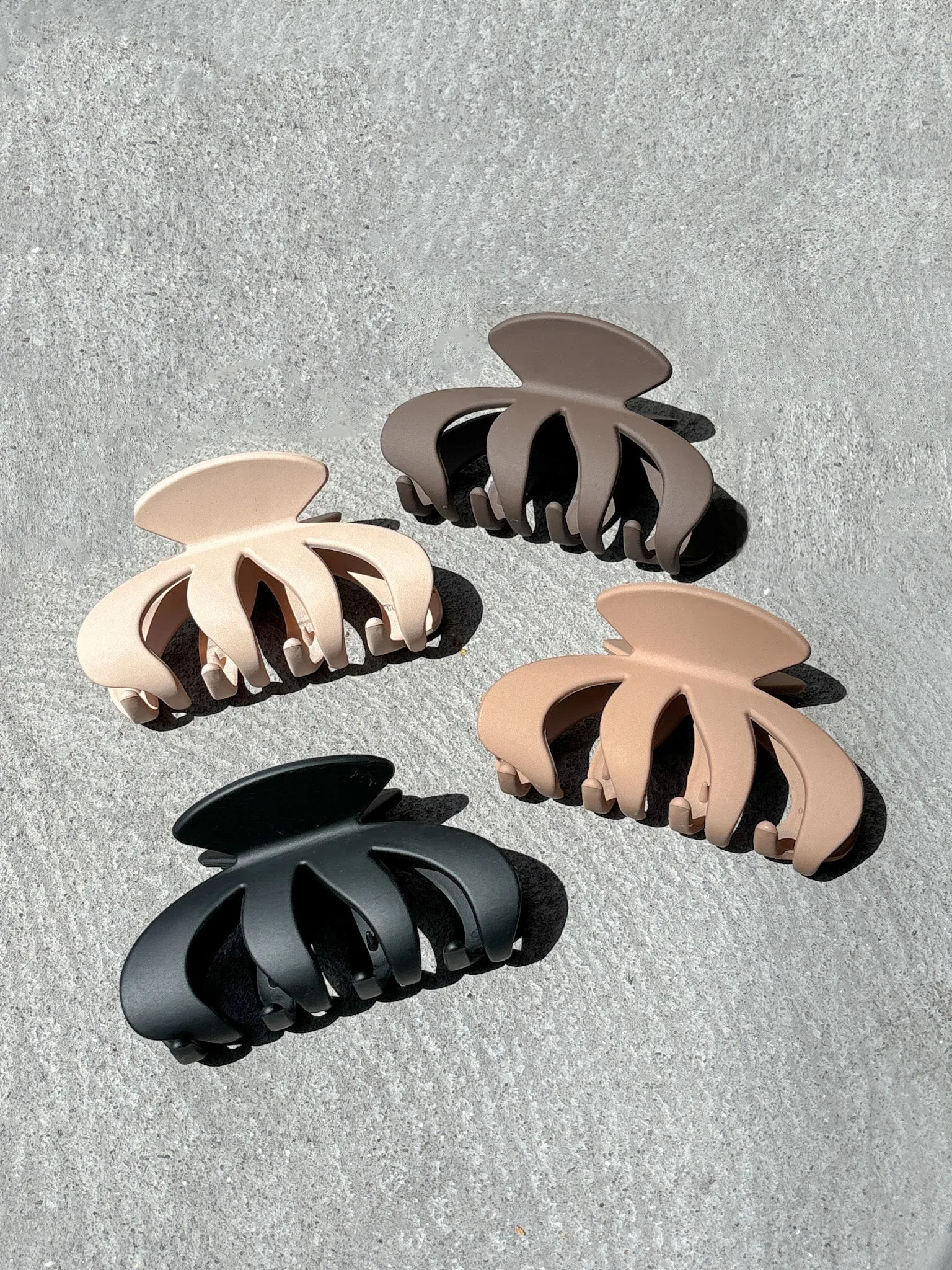 Octoclaw Hair Claw Clip in Tan