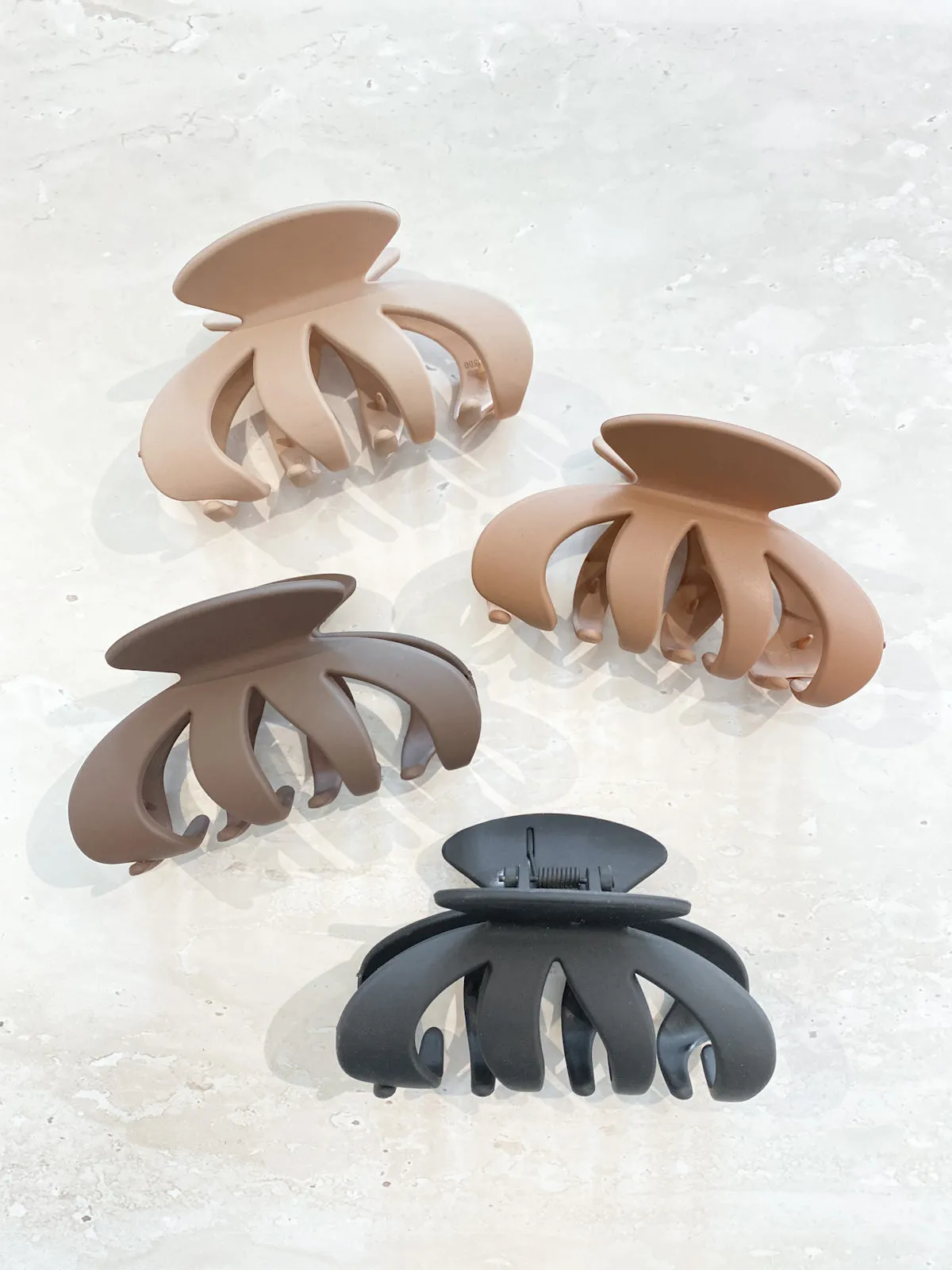 Octoclaw Hair Claw Clip in Tan