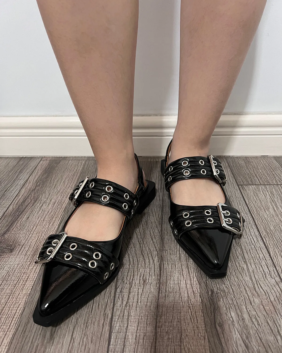 Oil wax leather pointed toe big buckle flat shoes