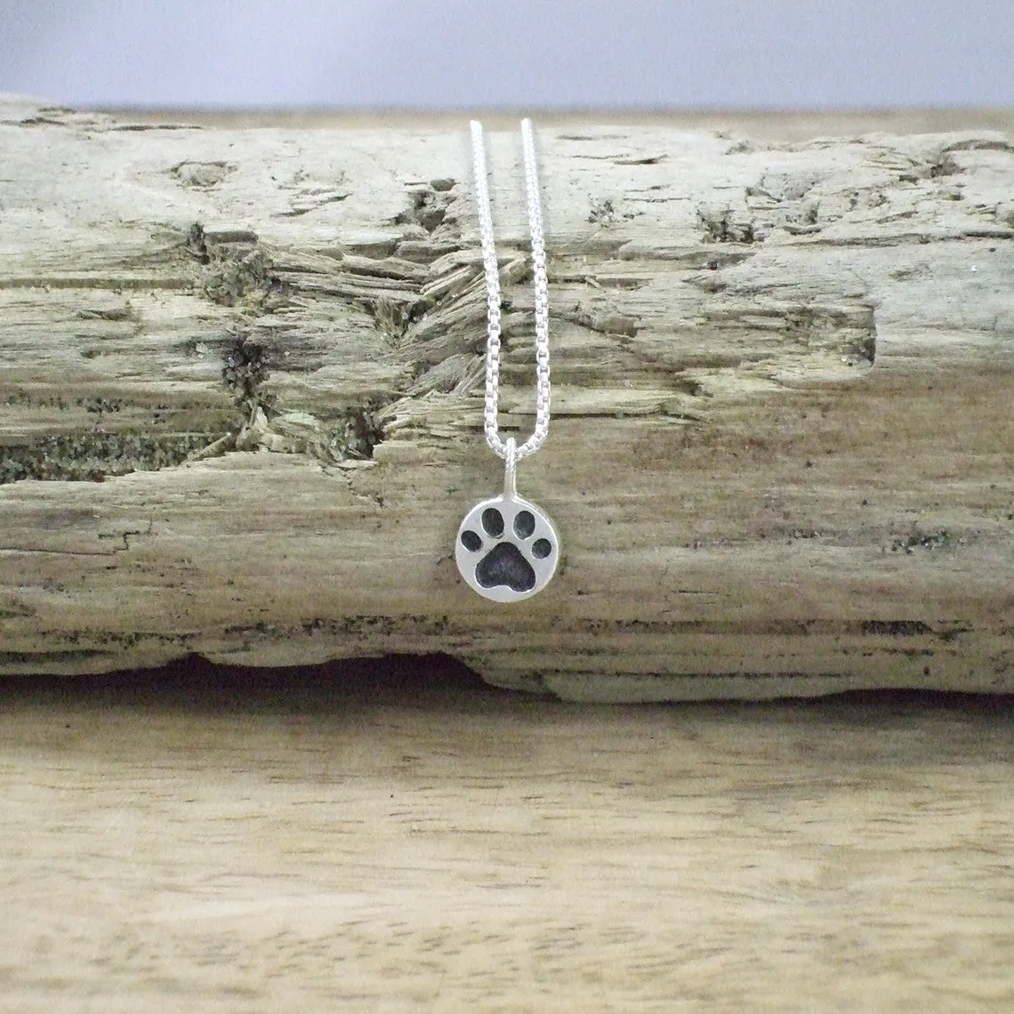 Pequeño Dog Paw Pendant with Chain