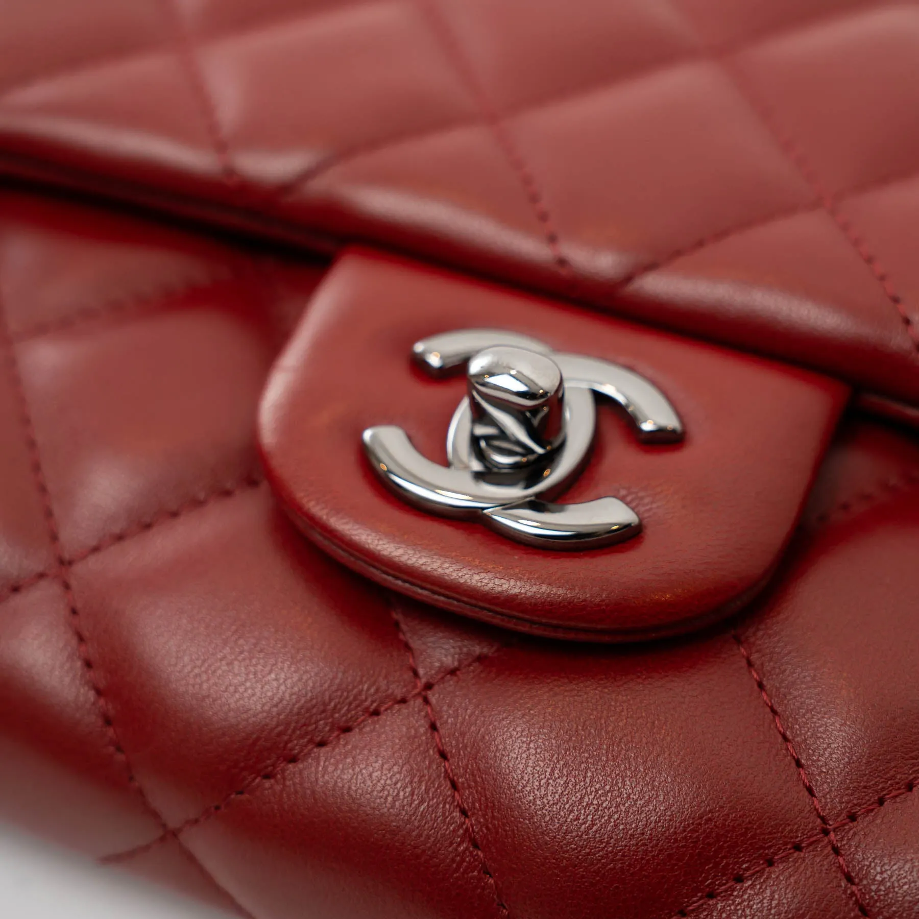 Pre-Loved Chanel™ Red Pebbled Leather Handbag