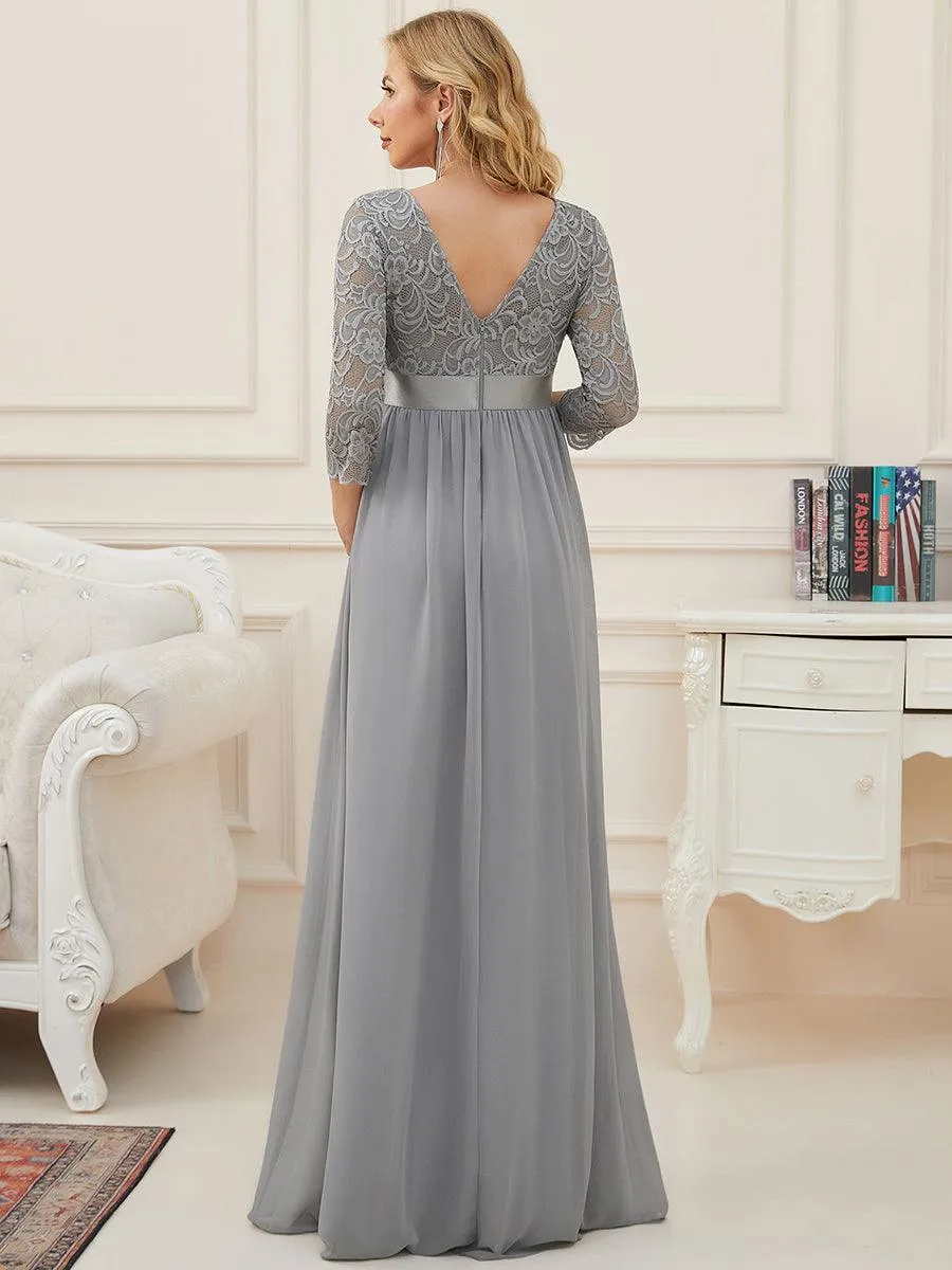 Robe de soirée glamour à demi-manches col rond et dos brodé pour maternité