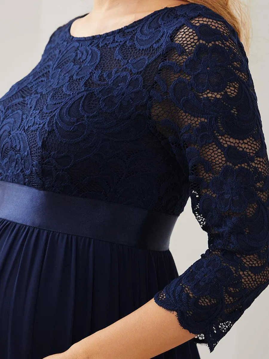 Robe de soirée glamour à demi-manches col rond et dos brodé pour maternité