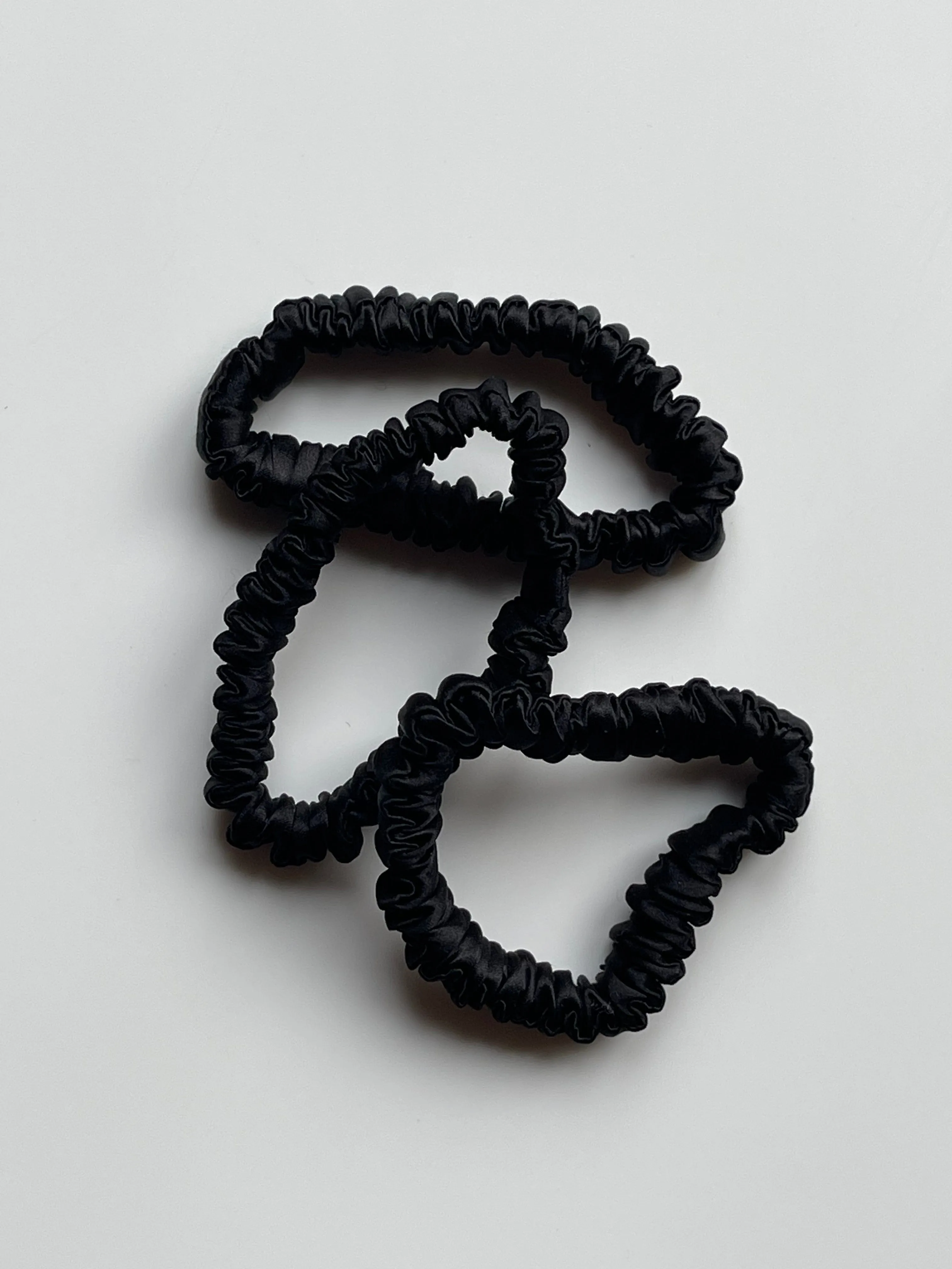 Sassy Copenhagen - 100% Silk hair elastic - Sisse 3 pcs black