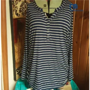 TIME & TRU MATERNITY TOP   NAVY BLUE AND GRAY STRIPS