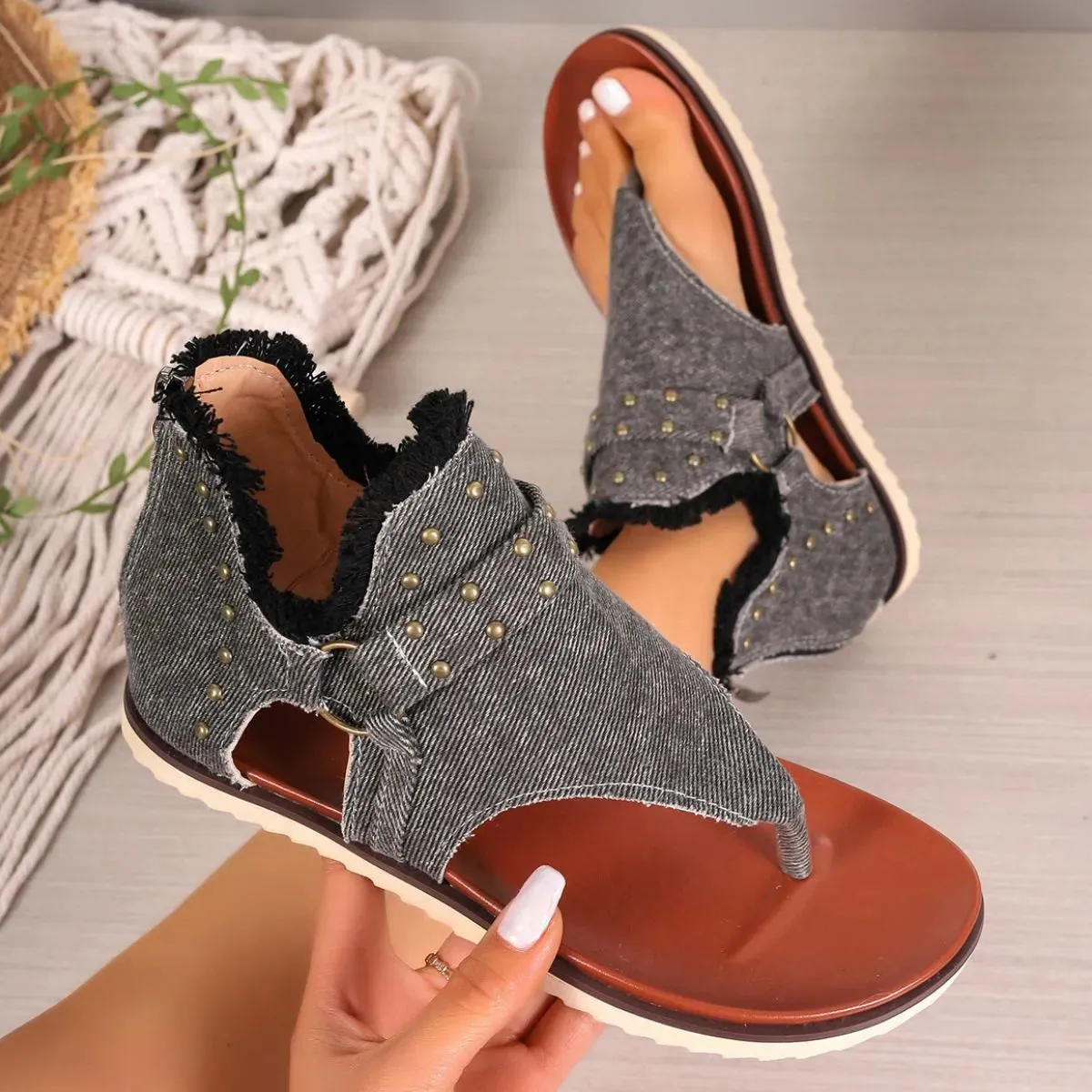 Toe Post Flats Sandals