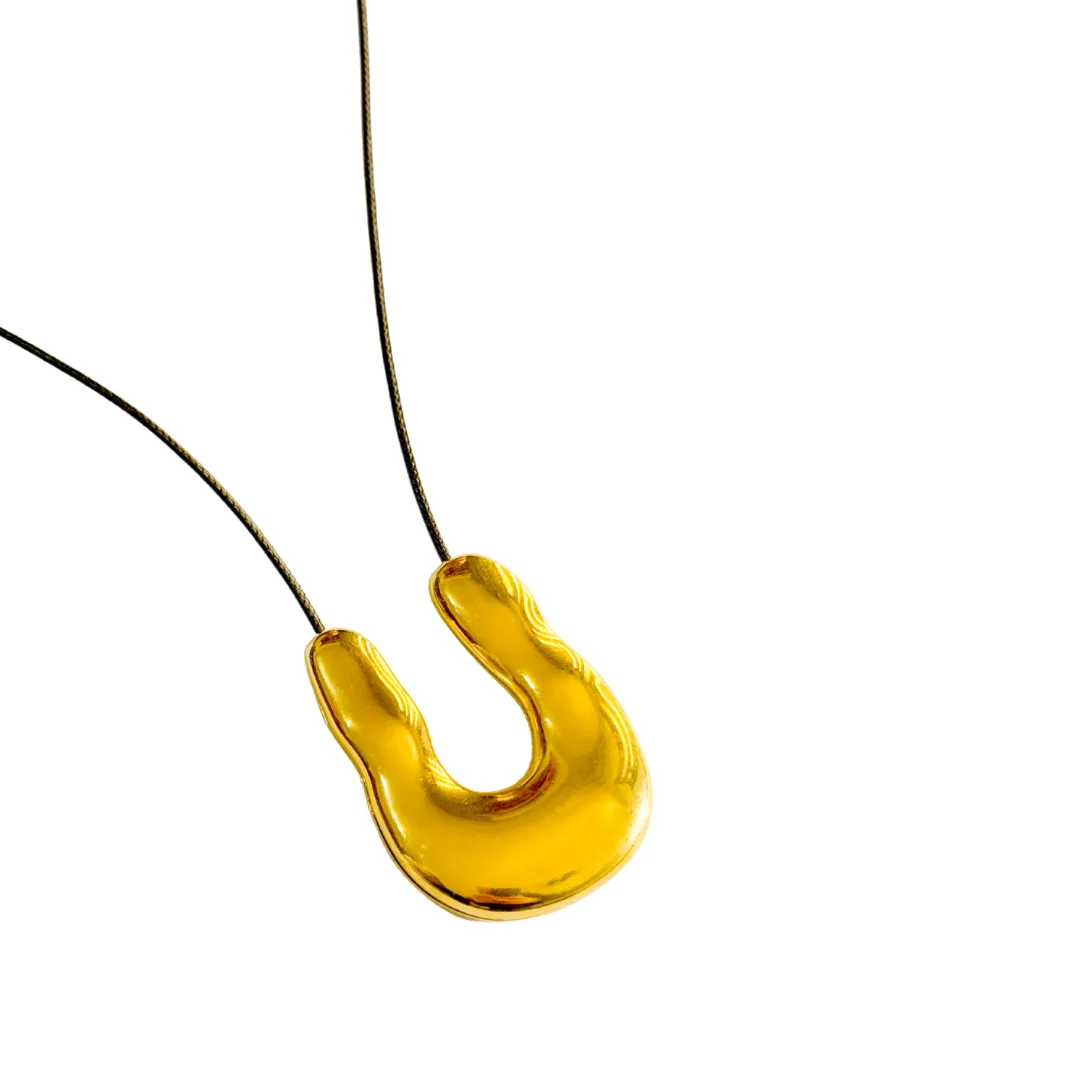 U Necklace