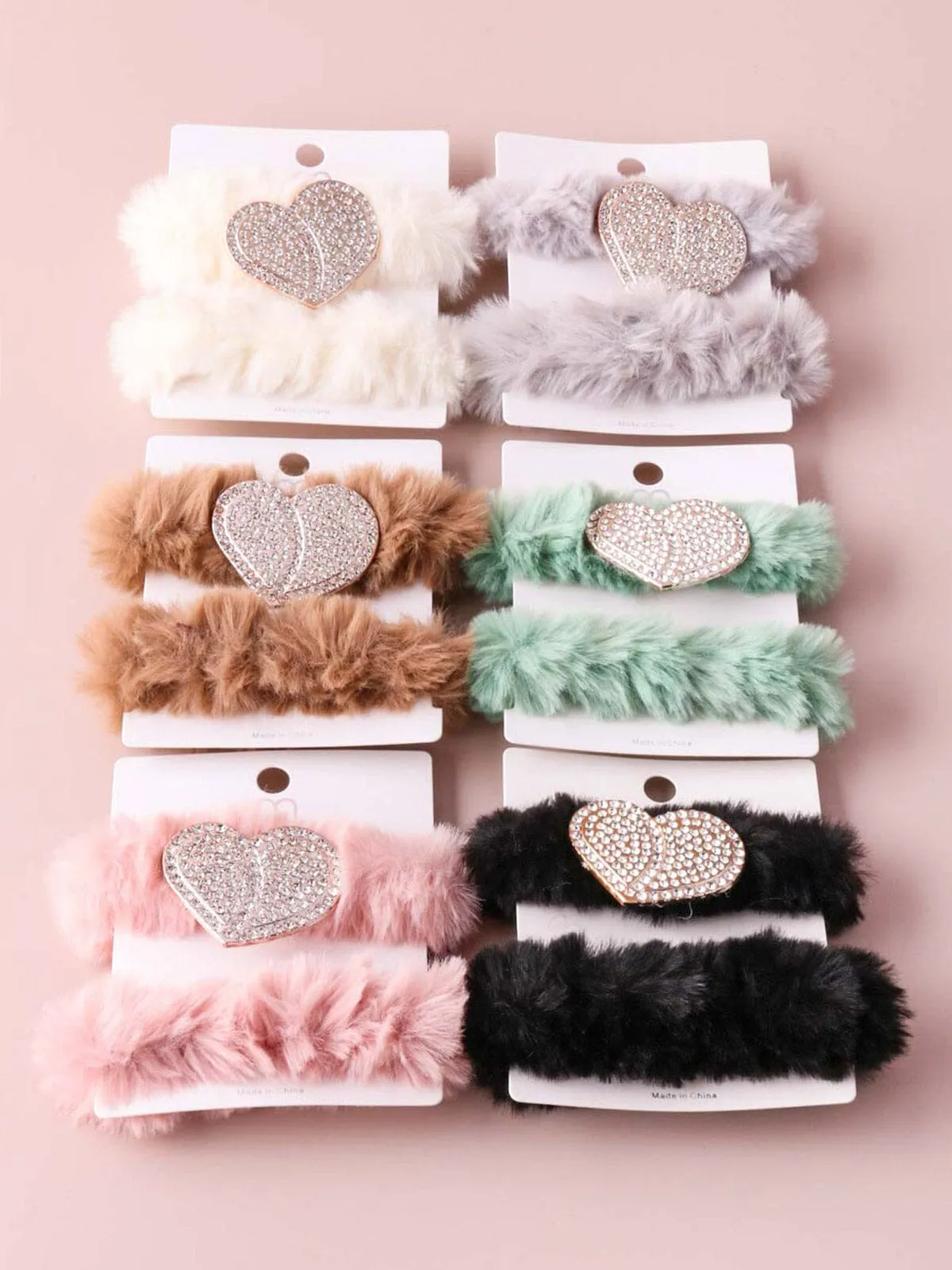 WOMEN'S ASSORTED COLORS FUZY HEART HAIR SCRUNCHES