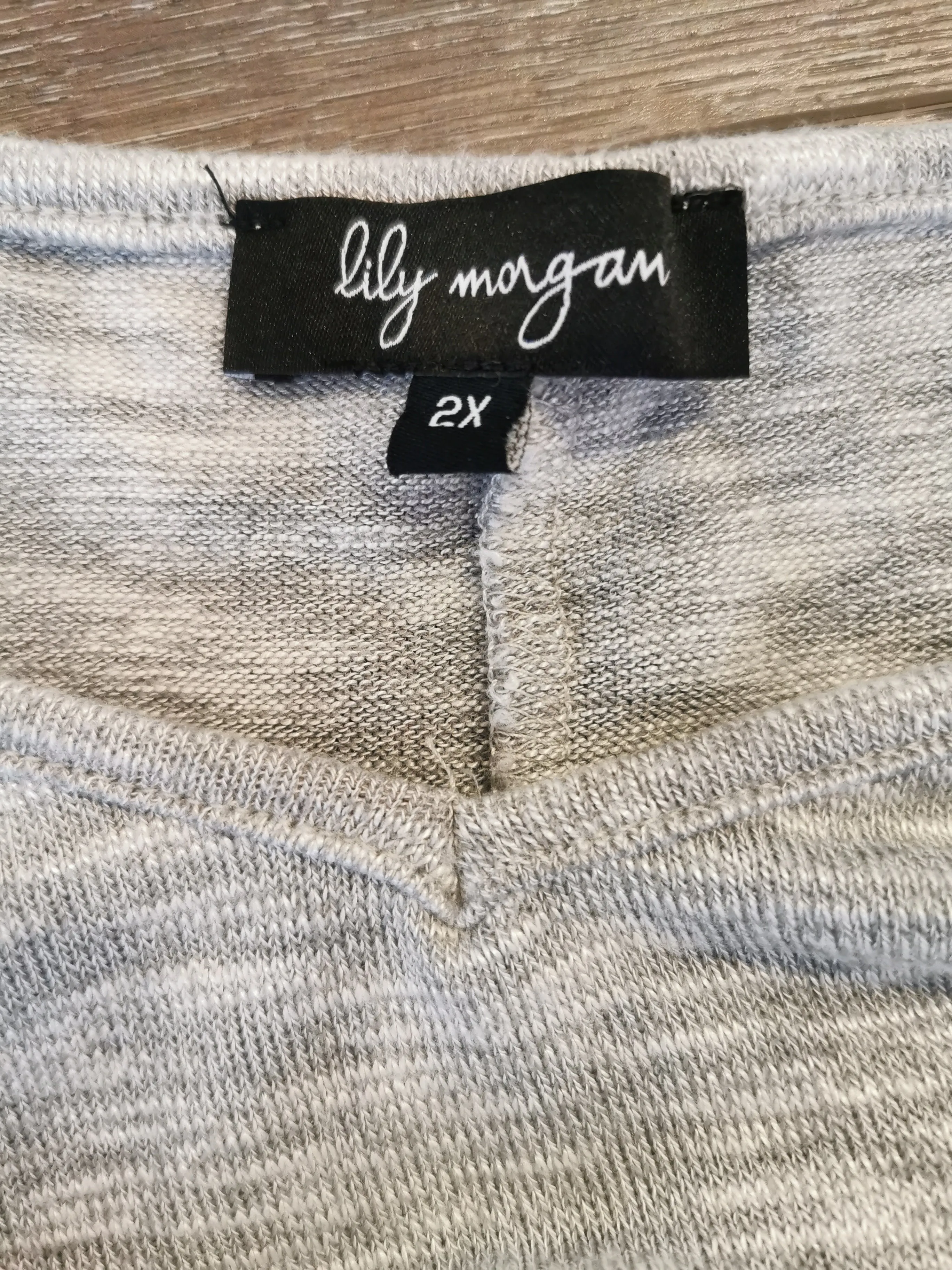 WOMENS PLUS SIZE 2X - LILY MORGAN, Super Soft Knit, Flutter Sleeve Top EUC B4