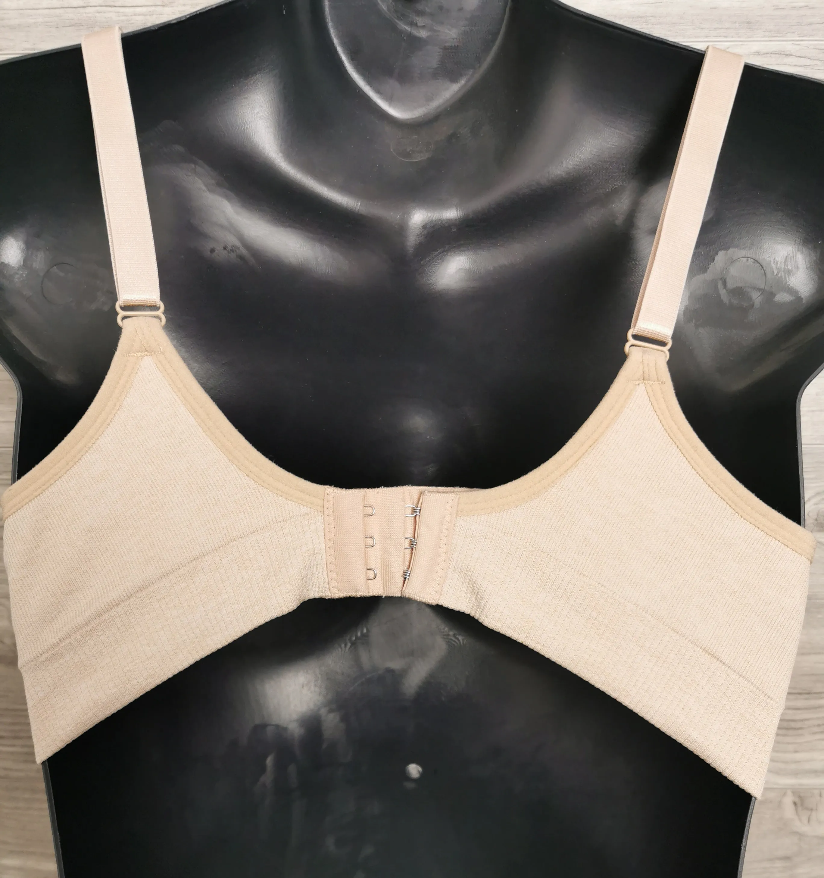 WOMENS SIZE MEDIUM - Wireless Nursing Bra, Nude EUC B1